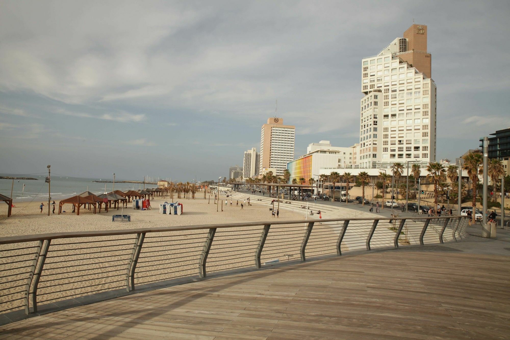 K Suites Tlv By The Beach Тел Авив Екстериор снимка